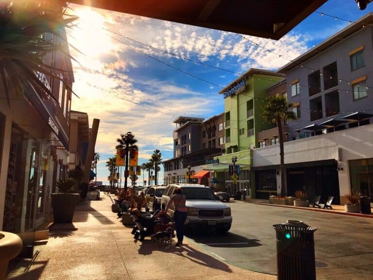 Travel Guide to Surf City