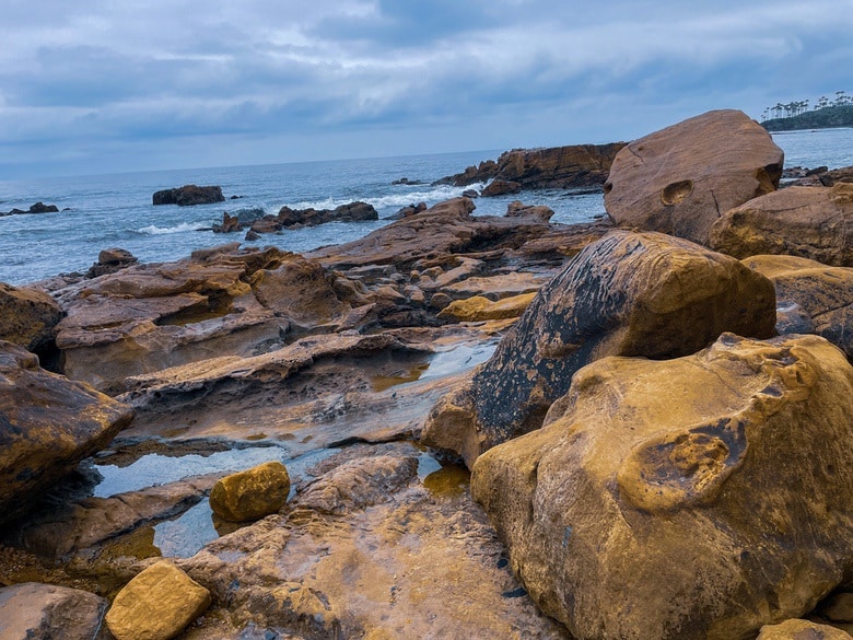 The tide pools at Monument Point in Heisler Park, Laguna Beach California WhereGalsWander